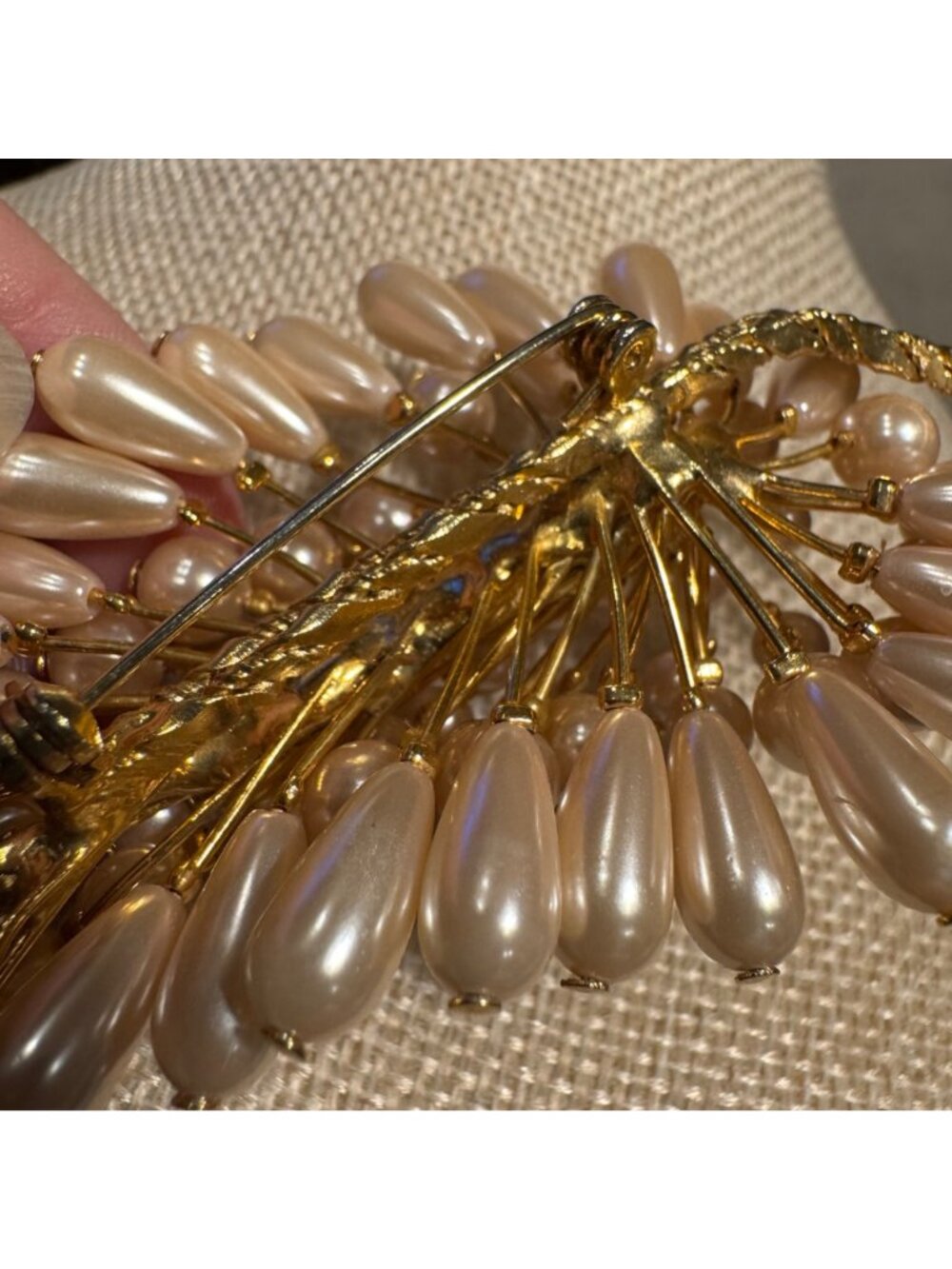 Vintage Pearl Cluster Leaf Brooch 4” Creamy Faux Pearl Large Pin Gold Tone - Picture 11 of 11